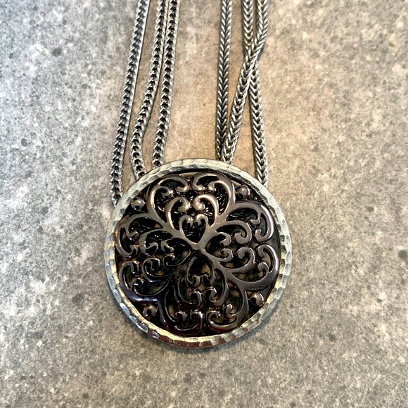 Silver pendant necklace - Picture 2 of 3